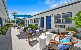 Hollywood Beach Suites And Hotel